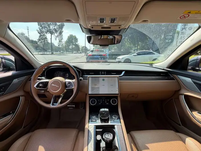 Jaguar XFL 2025 Model 2.0T P250 2WD Exclusive Deluxe Edition – фото 7