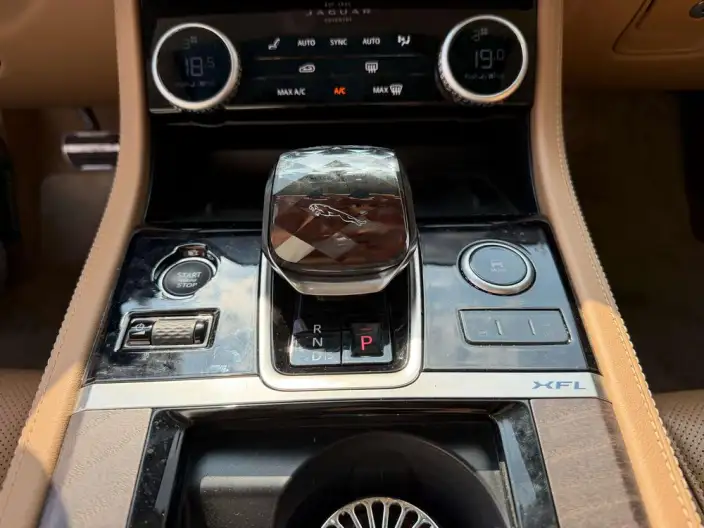 Jaguar XFL 2025 Model 2.0T P250 2WD Exclusive Deluxe Edition – фото 10