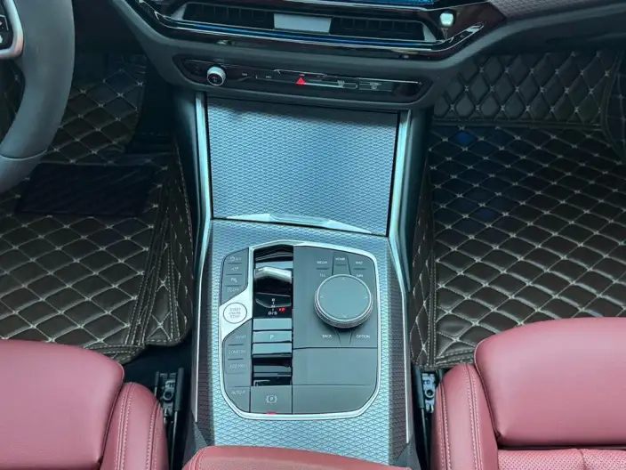 BMW 3 Series 2025 Model 330Li M Sports Night Set – фото 10