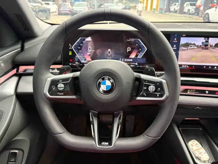 BMW 5 Series 2025 Model 530Li Leading Model M Sports Set – фото 7