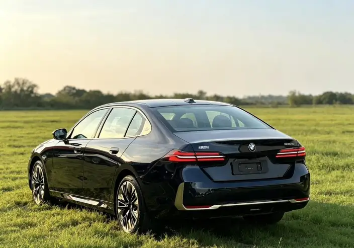 BMW 5 Series 2025 Model 530Li Exclusive Model Luxury Set – фото 4