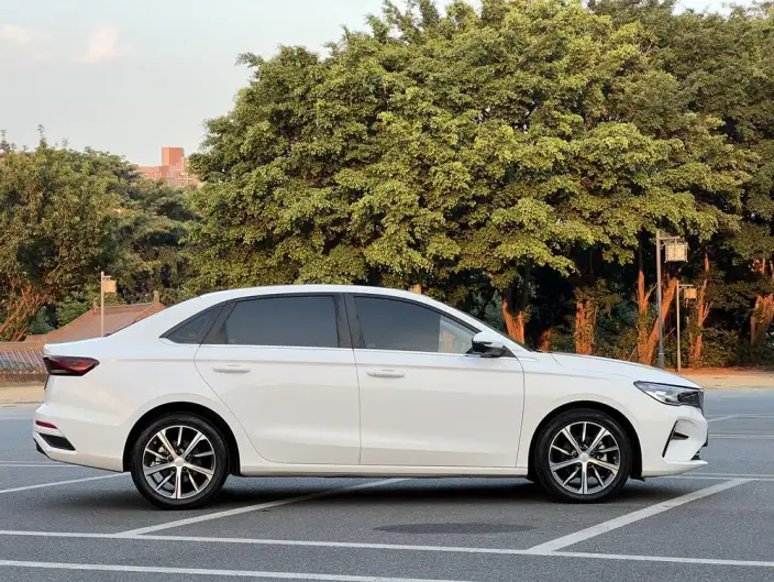 Geely Emgrand 2023 Model No. 4 Gen Champion Edition 1.5L CVT Noble Model – фото 8