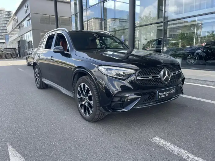 Mercedes-Benz GLC 2024 Model GLC 260 L 4MATIC Luxury Model 5 seat – фото 3