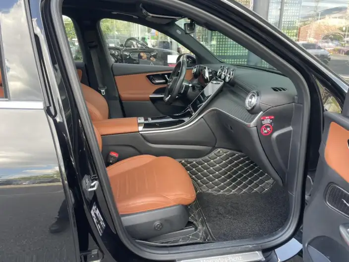 Mercedes-Benz GLC 2024 Model GLC 260 L 4MATIC Luxury Model 5 seat – фото 8
