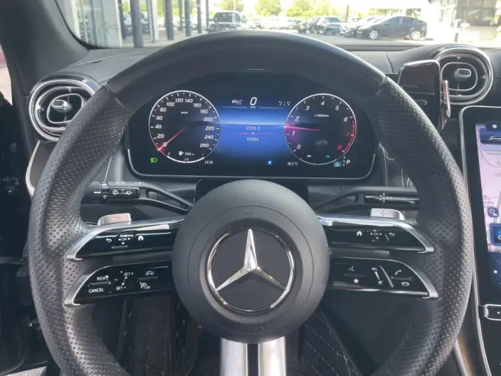 Mercedes-Benz GLC 2024 Model GLC 260 L 4MATIC Luxury Model 5 seat – фото 10