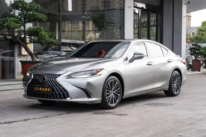 Lexus ES 2022 Model 300h Premium