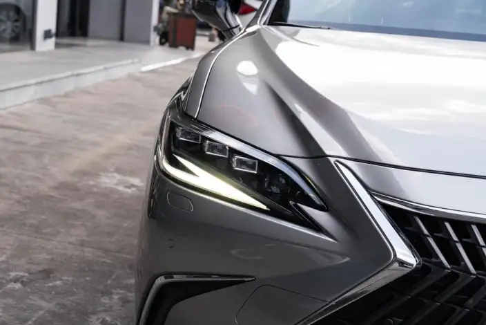 Lexus ES 2022 Model 300h Premium – фото 6