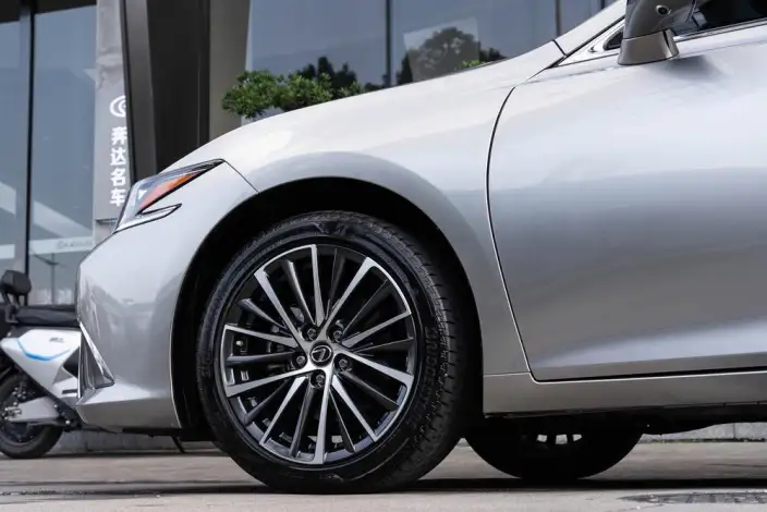 Lexus ES 2022 Model 300h Premium – фото 7