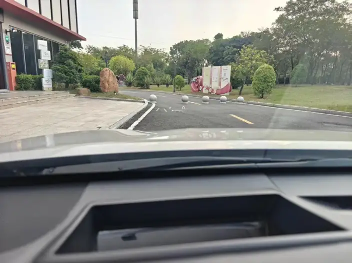 Toyota Camry 2023 Model 2.0G Deluxe Edition – фото 9