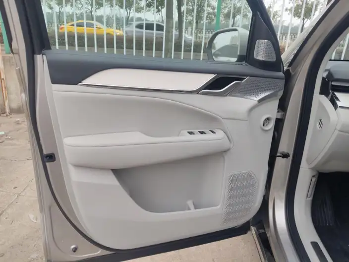 Volvo EM90 2025 Model Ultra VI seat – фото 5
