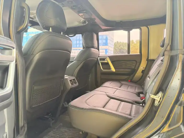 BAIC BJ40 2021 Model 2.0D Automatic 4WD Blade Hero Edition Pioneer Model – фото 9