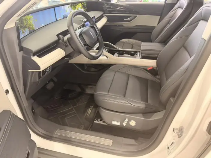 Nautilus 2025 Model 2.0T 4WD Exclusive Edition – фото 9