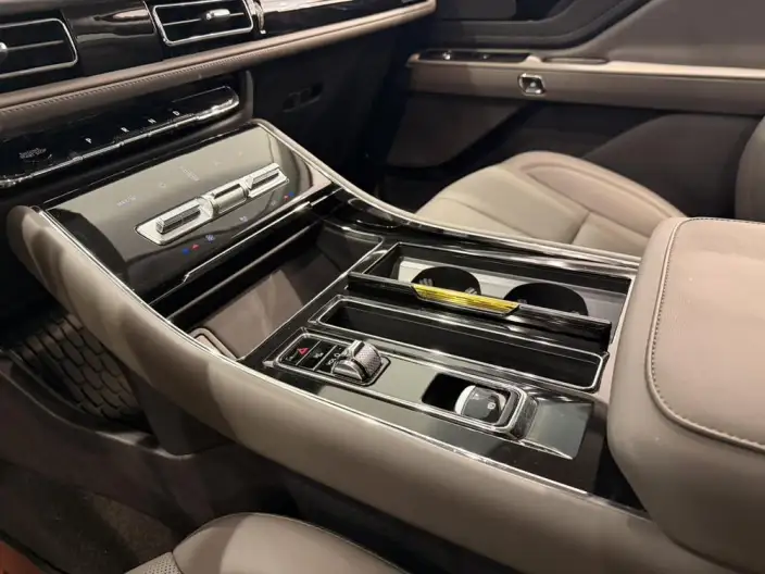 Aviator 2024 Model 3.0T V6 4WD Elegant Edition VI seat – фото 8
