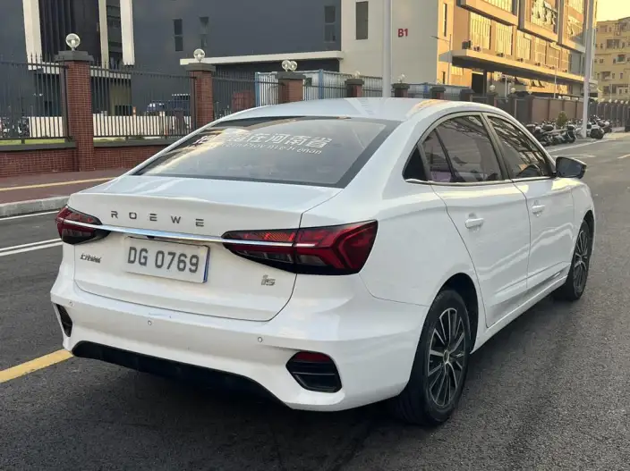 Roewe i5 2021 Model Facelift 1.5L CVT Diamond Edition – фото 6