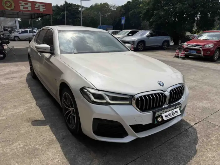BMW 5 Series PHEV 2022 Model Facelift II 535Le Pioneer Edition M Sports Set – фото 3