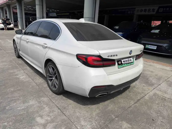BMW 5 Series PHEV 2022 Model Facelift II 535Le Pioneer Edition M Sports Set – фото 4
