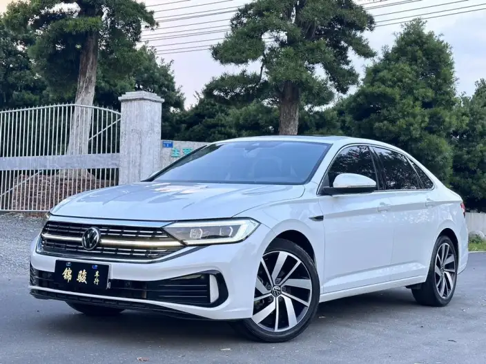 Volkswagen Sagitar 2023 Model 300TSI DSG Superior Edition