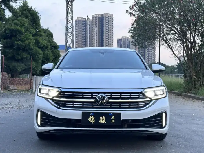 Volkswagen Sagitar 2023 Model 300TSI DSG Superior Edition
