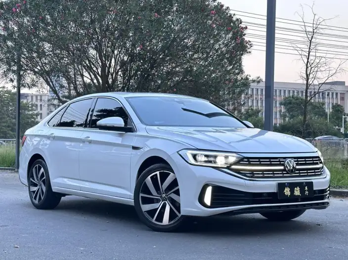 Volkswagen Sagitar 2023 Model 300TSI DSG Superior Edition