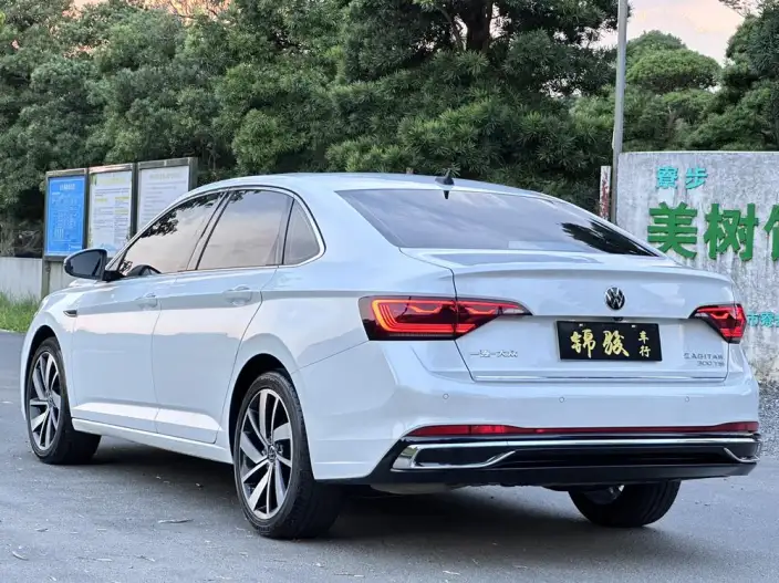 Volkswagen Sagitar 2023 Model 300TSI DSG Superior Edition – фото 5