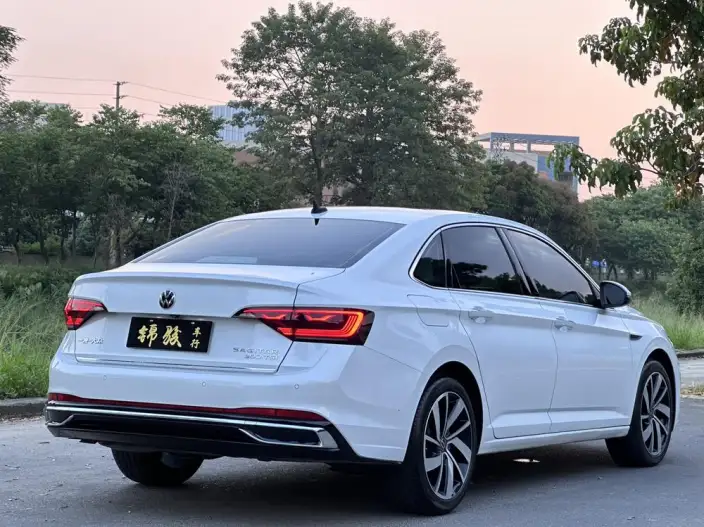 Volkswagen Sagitar 2023 Model 300TSI DSG Superior Edition – фото 7