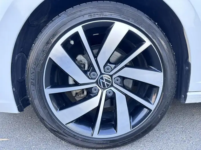 Volkswagen Sagitar 2023 Model 300TSI DSG Superior Edition – фото 10