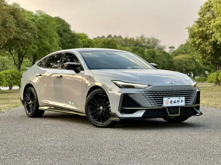 Changan UNI-V 2022 Model 1.5T Sports Edition