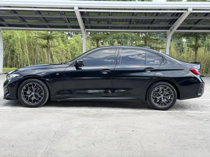 BMW 3 Series 2025 Model 330i M Sports Night Set – фото 4