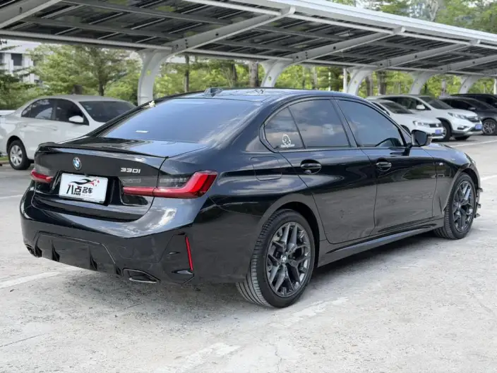 BMW 3 Series 2025 Model 330i M Sports Night Set – фото 7
