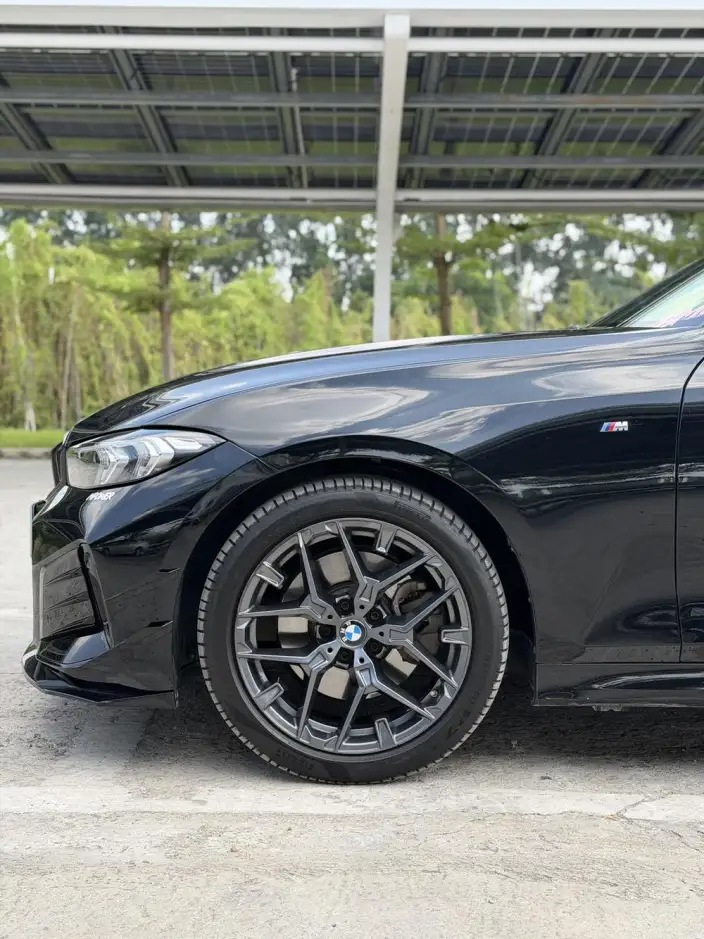 BMW 3 Series 2025 Model 330i M Sports Night Set – фото 9
