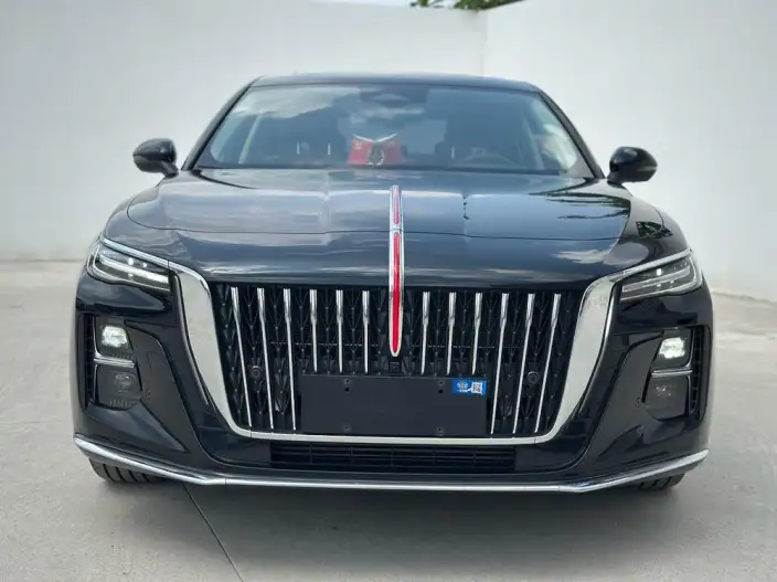 Hongqi H5 2025 Model 2.0T Automatic Flag Enjoy Edition