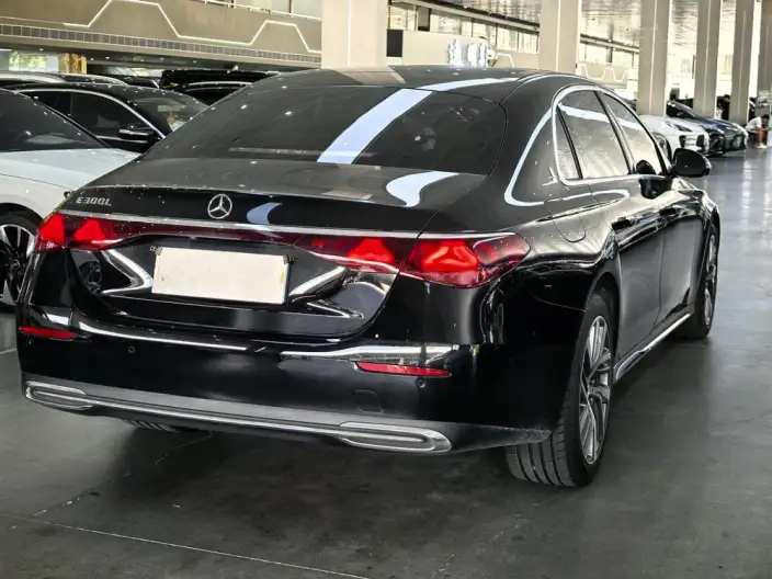 Mercedes-Benz E-Class 2024 Model E 300 L Fashion Model sedan – фото 6