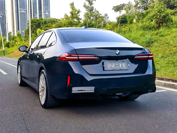 BMW 5 Series 2025 Model 530Li Exclusive Model M Sports Set – фото 5