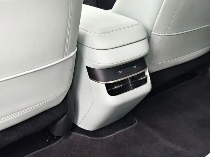 ZEEKR 007 2025 Model 4WD Smart Driving Edition 75kWh – фото 8