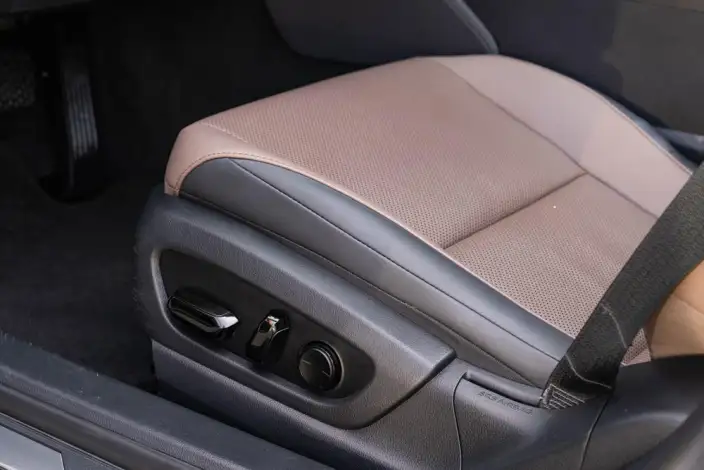 Lexus ES 2022 Model 300h Premium – фото 10
