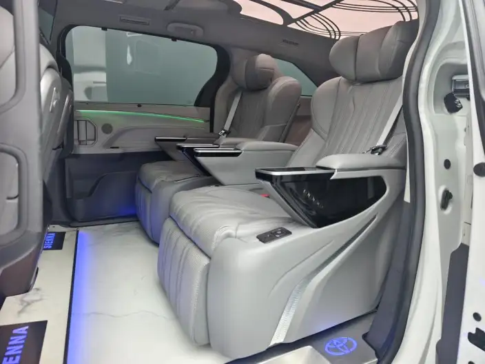 Toyota Sienna 2023 Model Hybrid 2.5L Comfort Edition – фото 5