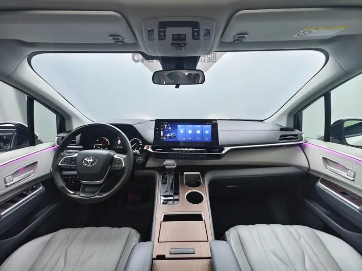 Toyota Sienna 2023 Model Hybrid 2.5L Comfort Edition – фото 7