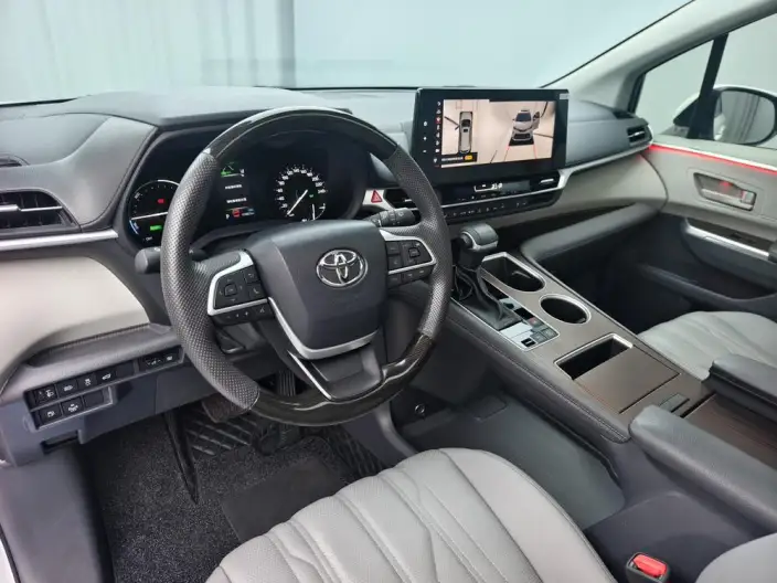 Toyota Sienna 2023 Model Hybrid 2.5L Comfort Edition – фото 8