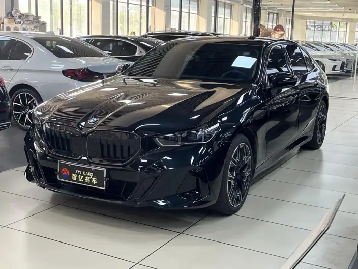 BMW 5 Series 2026 Model 530Li Exclusive Model M Sports Set – фото 1