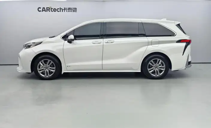 Toyota Sienna 2024 Model Hybrid 2.5L Comfort Edition – фото 3
