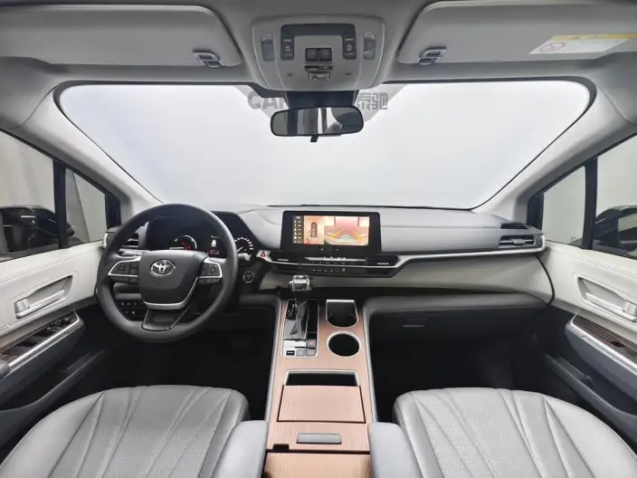 Toyota Sienna 2024 Model Hybrid 2.5L Comfort Edition – фото 7