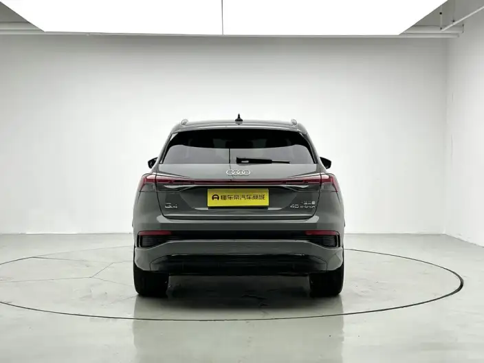 Audi Q4 e-tron 2023 Model 40 e-tron Genesis Night Edition – фото 6