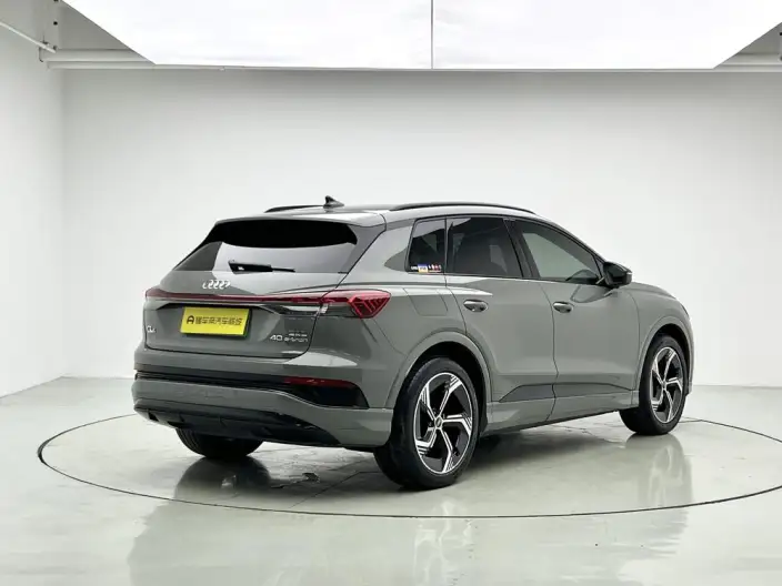 Audi Q4 e-tron 2023 Model 40 e-tron Genesis Night Edition – фото 7