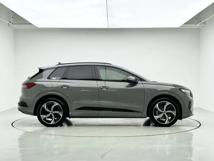 Audi Q4 e-tron 2023 Model 40 e-tron Genesis Night Edition – фото 8