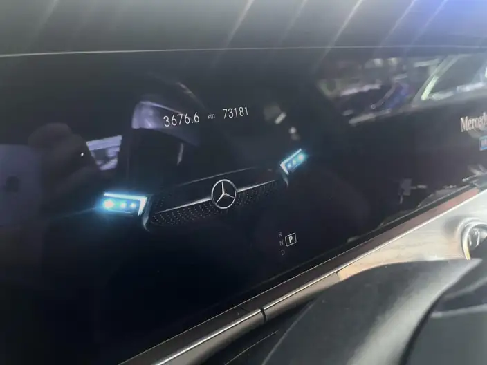 Mercedes-Benz CLS 2022 Model CLS 300 Luxury Model – фото 7