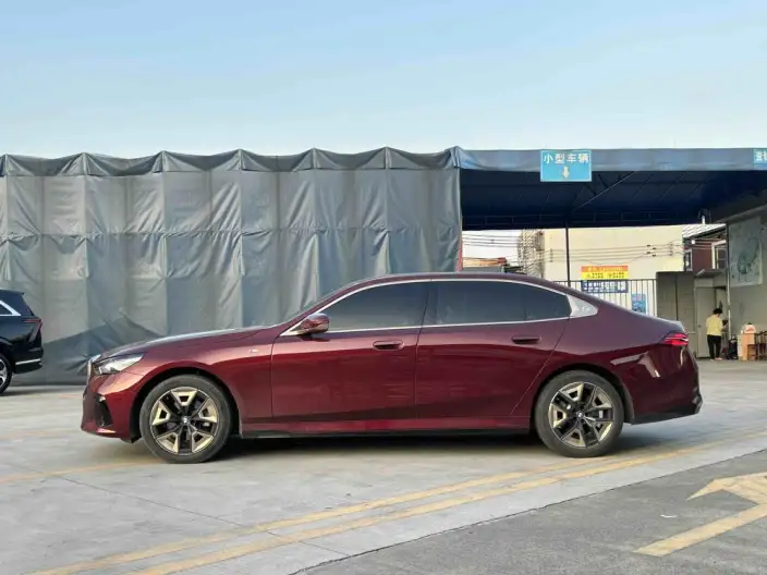 BMW 5 Series 2024 Model 525Li M Sports Set – фото 3