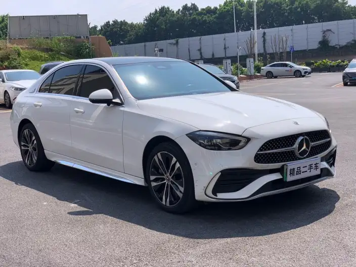 Mercedes-Benz C-Class PHEV 2024 Model C 350 eL – фото 3