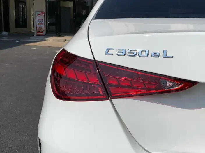 Mercedes-Benz C-Class PHEV 2024 Model C 350 eL – фото 8