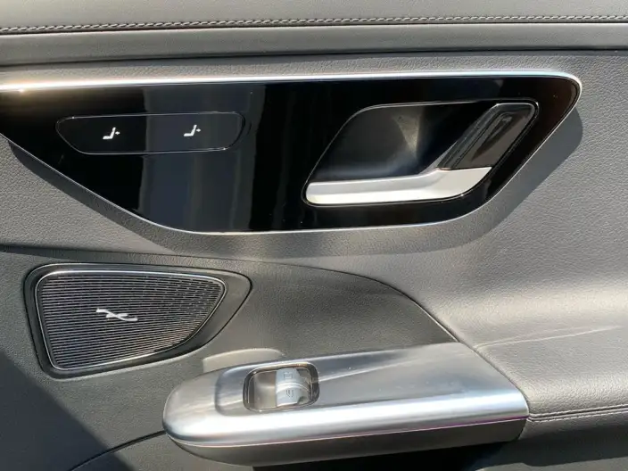 Mercedes-Benz C-Class PHEV 2024 Model C 350 eL – фото 9