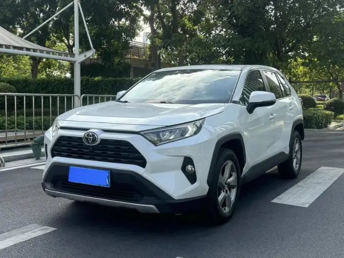 Toyota RAV4 2021 Model 2.0L CVT 2WD Fashion edition – фото 1